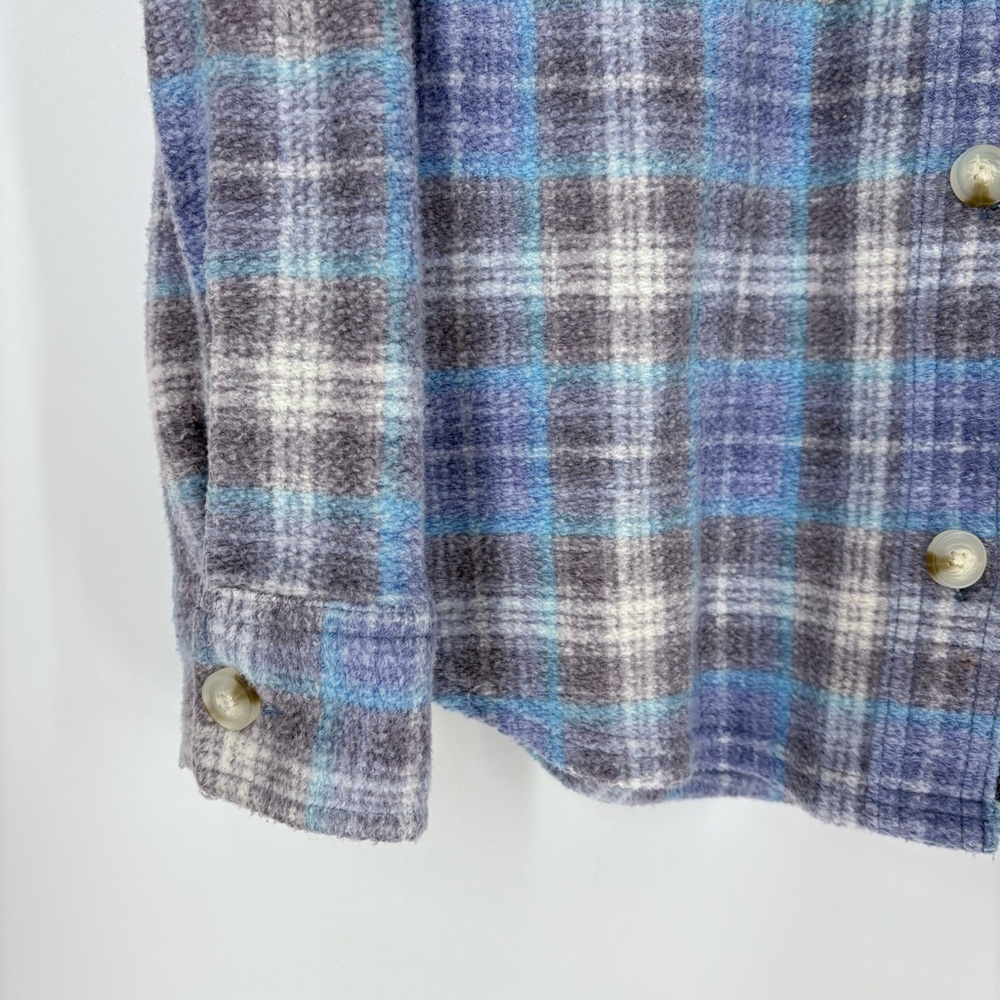 American Eagle Blue Oversized Plaid Fleece & Love
Shacket - Picture 7 of 12